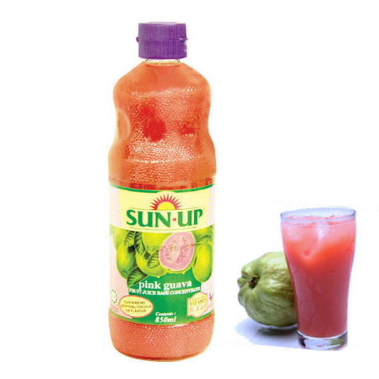 Xuất xứ: Malaysia Sun-Uplà thức uống trái cây có hương vị tuyệt vời, hấp dẫn đối với cả gia đình. Sun-Up được sản xuất từ trái cây thật với thành phần có chứa đến 75% trái cây nguyên chất đậm đặc, hoàn toàn không có chất tạo màu nhân tạo, không có chất tạo vị ngọt nhân tạo, không có chất tạo mùi nhân tạo, cung cấp nhiều Vitamin C, tốt cho sức khỏe của bạn. Một chai Sun-Up pha được hơn 7 lít nước trái cây ngon miệng. Ổi đào chứa lượng Vitamin C nhiều gấp 10 lần so với các loại trái cây khác. Cách pha: Ứng dụng trong nhiều thức uống và các món tráng miệng - Nước trái cây (đơn giản): Pha theo tỷ lệ 1 phần Sun-Up với 7 phần nước và khuấy đều, không cần cho thêm đường. Ngon hơn khi uống lạnh. Có thể tăng giảm tỷ lệ Sun-Up với nước theo khẩu vị của mỗi người. - Thức uống khác: Soda Pop, Iced Tea, Smoothies, Yoghurt, Frozen, Cocktail, Mocktail. - Các món tráng miệng: Pastry Fillings, Ice Cream Topping, Pastry Pie, Pudding & Jelly, Food Sauce & Dipping